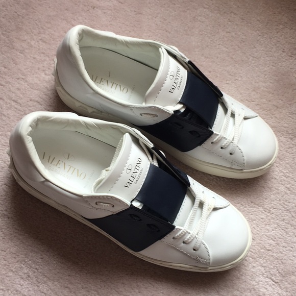 ❌SOLD❌Valentino Garavani Open Sneaker size 37 - Picture 1 of 6